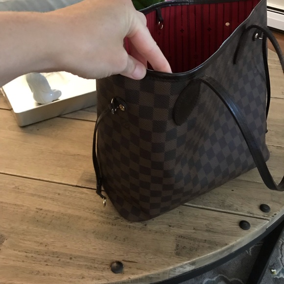 Louis Vuitton Neverfull from NYC store - Picture 2 of 5